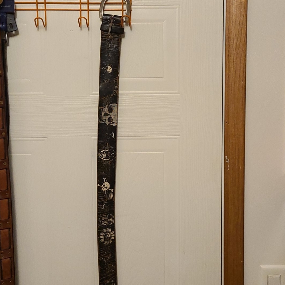 COPY - Black with skulls Leather island belt